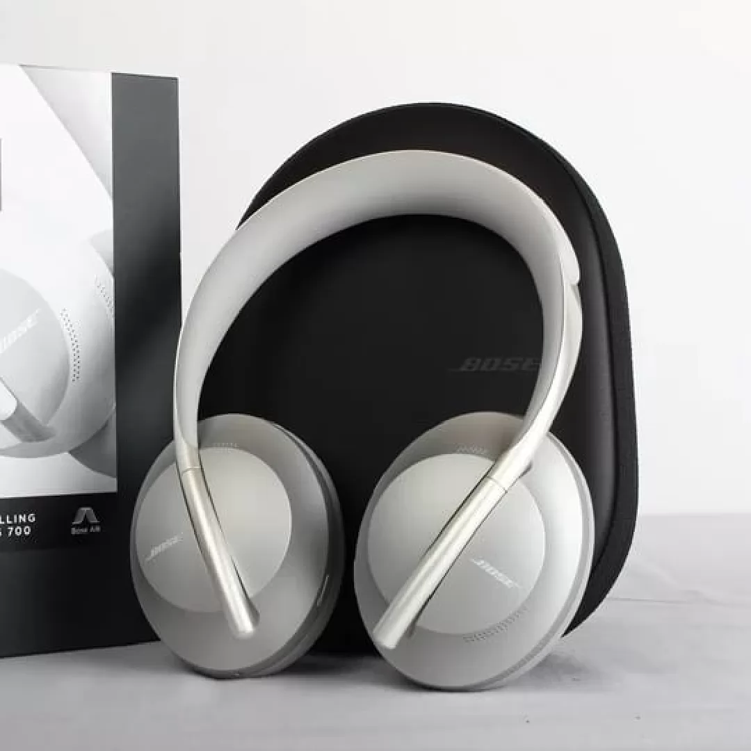 Bose Noise 700
